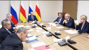 Борис Джанаев провел совещание с членами кабмина республики