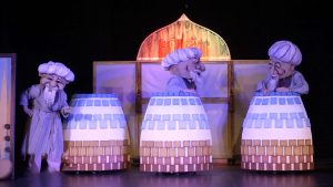 Во Владикавказе проходят гастроли Новоуральского театра кукол «Сказ»