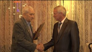 Рахизфарсы районы ветеранты советы сæрдары хæдивæг Виктор Климовы схорзæхджын кодтой рыуылдаргæ нысанæй «Кавказы службæ»-йы тыххæй