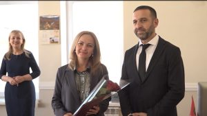 Министр культуры республики Сослан Фидаров наградил преподавателей, которые учат детей искусству