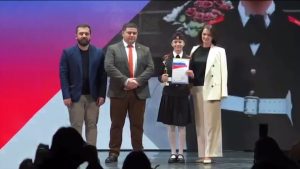 Школьница из Ногира завоевала первое место на всероссийском конкурсе «Гимн России понятными словами»