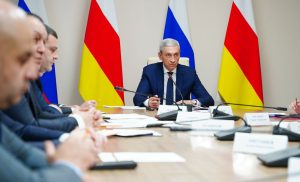 Борис Джанаев провел совещание по вопросам финансово-хозяйственной деятельности медучреждений Северной Осетии