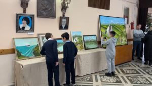В ардонском Дворце культуры открылась персональная выставка Владимира Корнаева