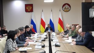 Цæгат Ирыстон сæрмагонд æфсæддон операцийы ветерантæн æмæ сæ бинонтæн куыд æххуыс кæны, ууыл ныхас цыди, Сергей Меняйло цы æмбырд сарæзта, уым