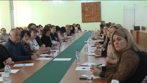 Æвзарæн къамисы уæнгты цæттæ кæнынц хæдзæрттыл зилынмæ, цæмæй адæммæ раст информации хæццæ кæной, уый тыххæй