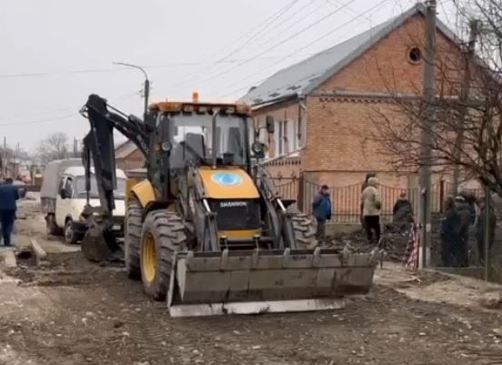 В Южном завершаются работы по замене центральных водоводов Владикавказа