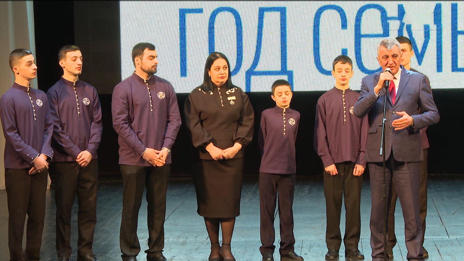 Стих два года вместе любимому. Картинки для 7 лет. 7 лет встречались. 7 лет вместе поздравления любимому. Сс годовщиной свадьбы 7лет.