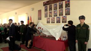 В школе селения Сунжа открыли мемориальные доски выпускникам, погибшим в ходе проведения специальной военной операции