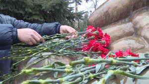 Память жертв теракта на Центральном рынке почтили во Владикавказе