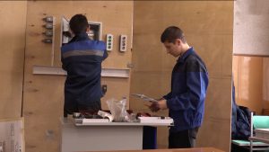 Студенты Владикавказского политехнического техникума работают на стройплощадке стадиона «Спартак» в рамках дуального обучения
