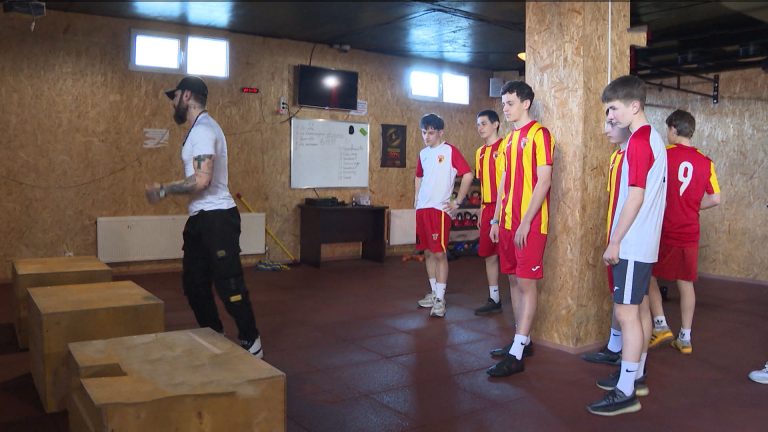 Для игроков детской футбольной академии «Спартак» проводят мастер-классы по общей физподготовке