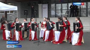 Во Владикавказе прошло праздничное мероприятие, посвященное проводам Масленицы и празднованию 10-летия Крымской весны
