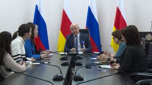 Министр ЖКХ Майран Тамаев ответил на вопросы журналистов