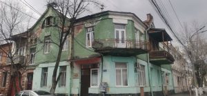 Во Владикавказе началась реставрация объекта культурного наследия на углу переулка Петровского и улицы Ленина