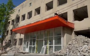 Во Владикавказе продолжается капитальный ремонт детской поликлиники №3