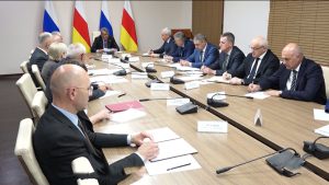 Цæгат Ирыстоны фæндæгтыл 106 уæзласæн машинæйы  сæ радмæ æнхъæлмæ кæсынц Уæллаг Ларсы арæнты сæрты ахизынмæ