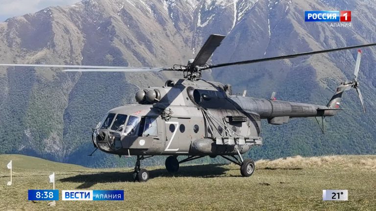 Летчики Росгвардии отработали в Северной Осетии пилотирование вертолетов в условиях высокогорья