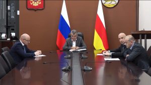 Уæрæсейы Президенты æххæстбарджын минæвар Цæгат Кавказы федералон зылды Юрий Чайкæйæн уыди цæрджытимæ фембæлд