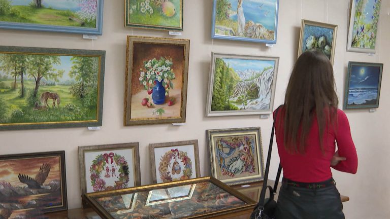 В Доме народного творчества открылась выставка «Моя Отчизна», посвященная 100-летию образования республики Северная Осетия – Алания
