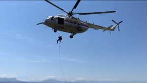 Зынгирвæзтыты ныхмæ ахуыртæ вертолетæй æнæ парашютæй гæпп кæнынæй равдыстой ирвæзынгæнджытæ