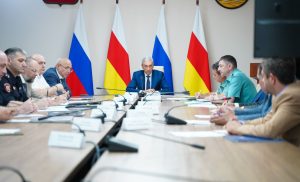 В правительстве Северной Осетии обсудили работу пункта пропуска Верхний Ларс