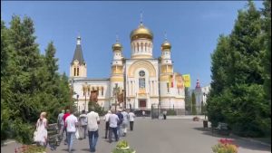 Во Владикавказе состоялся традиционный крестный ход в память о святых царственных страстотерпцах
