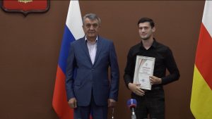 Пятеро молодых ученых получили премии главы республики в области науки и техники