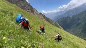 Экстрим для туристов – будни для сотрудников МЧС: истории двух спасательных операций в горах Осетии