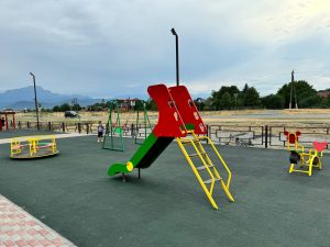 В Фиагдоне открылась первая детская спортивная площадка