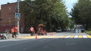 Ног ахуыры азы агъоммæ Дзæуджыхъæуы скъолаты цур ног кæнынц фистæгæйцæуджытæн сæрмагонд нысантæ