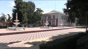 Мæздæджы Дубининты æфсымæрты скверы цы скульптурæтæ æмæ архитектурон формæтæ ис, уыдон рагæй хъæуы реставраци скæнын