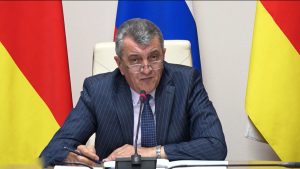 Цæгат Ирыстоны транспорты реформæ куыд цæуы, ууыл дзырдтой аппаратон æмбырды. Ныртæккæ кусынц æхсæнадон транспорты маршрутон хыз фæхуыздæр кæныныл, цалдæр маршрутмæ бахастой ивддзинæдтæ