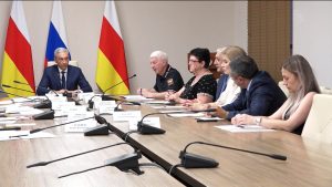 Цæгат Ирыстоны хицауады дзырдтой, хъалонтæ куыд хуыздæр фидой æмæ зæххы арендæйы фиддон куыд æрæмбырд кæной, ууыл