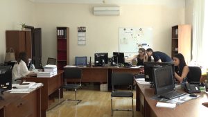 Фæстаг рæстæг сарæх сты, цæстфæлдахджытæ сæхи Социалон фонды кусджытæ схонгæйæ, адæммæ телефонæй куы бадзурынц, ахæм цаутæ