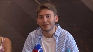 Зындгонд зарæггæнæг Сланты Тимур йæ сæрмагонд концертты агъоммæ дзуæппытæ радта журналистты фæрстытæн
