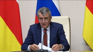 Знон мит кæй æруарыд, уымæ гæсгæ Арвы комы фæндыгыл арæнты сæрты ахизынмæ æнхъæлмæ кастысты 740 транзитон машинæйы