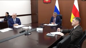 Цæгат Ирыстоны сæргълæууæг Сергей Меняйло видеобастдзинады хуызы архайдта туризмы рæзты фарстаты фæдыл Хицауадон къамисы æмбырды