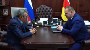 Сергей Меняйло фембæлд Цæгат Кавказы регионты хсæн æрдзæй пайда кæныны Федералон службæйы управленийы разамонæг Æлдаттаты Эриккимæ