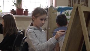 Октябрьскæйы сывæллæтты нывкæнынады скъолайыл сæххæст 50 азы