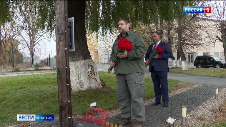 Александр Сладков в Осетии: известный военкор встретился с Сергеем Меняйло, посетил ГТРК «Алания», пообщался с будущими журналистами в СОГУ