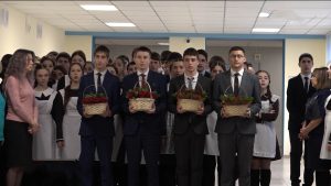 В 38-й владикавказской школе провели патриотическую акцию «Равнение на Героев»