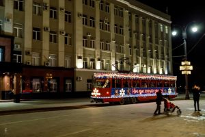 Новогодний трамвай и дом Деда Мороза начнут работать во Владикавказе уже в эти выходные