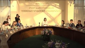 Ирон æвзаджы олимпиадæйы уæлахиздзаутæн бафтаудзысты 5-гай баллтæ, уæлдæр ахуыргæнæндæттæм цæугæйæ