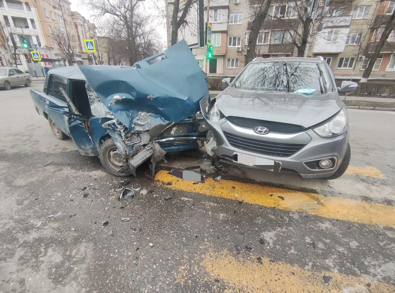 Два человека пострадали в ДТП на проспекте Коста Два человека пострадали в ДТП на проспекте Коста