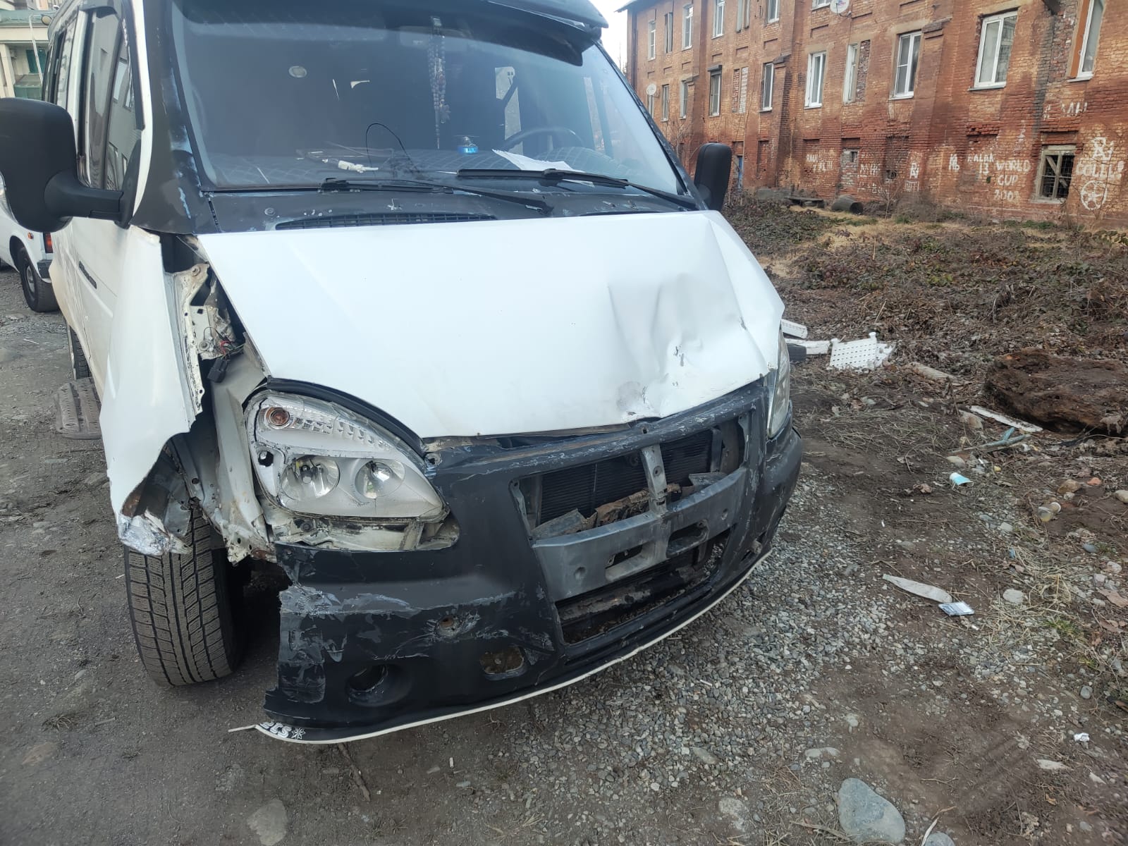 Обстоятельства ДТП с участием пассажирской маршрутки выясняют во Владикавказе Обстоятельства ДТП с участием пассажирской маршрутки выясняют во Владикавказе
