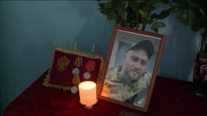 Дур-Дуры Сагкаты Оледжы номыл 1-æм скъолайы байгом кодтой мемориалон фæйнæг