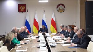 1300 уæзласæн машинæйæ фылдæр рады лæууынц уæрæсейаг-гуырдзиаг арæнты сæрты ахизынмæ