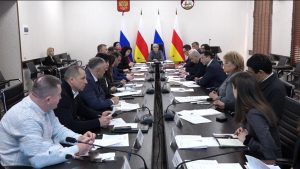 Кусын райдыдта республикæйы ахуырадон программæ «Ирыстоны Намысы» бирæканалон комкммæ телефон