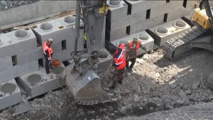 Ногиры дарддæр цæуынц хиды рацарæзты куыстытæ