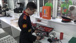 Дзæуджыхъæуы цæуынц æппæтадæмон ерыстæ робототехникæйæ «Робокласс»